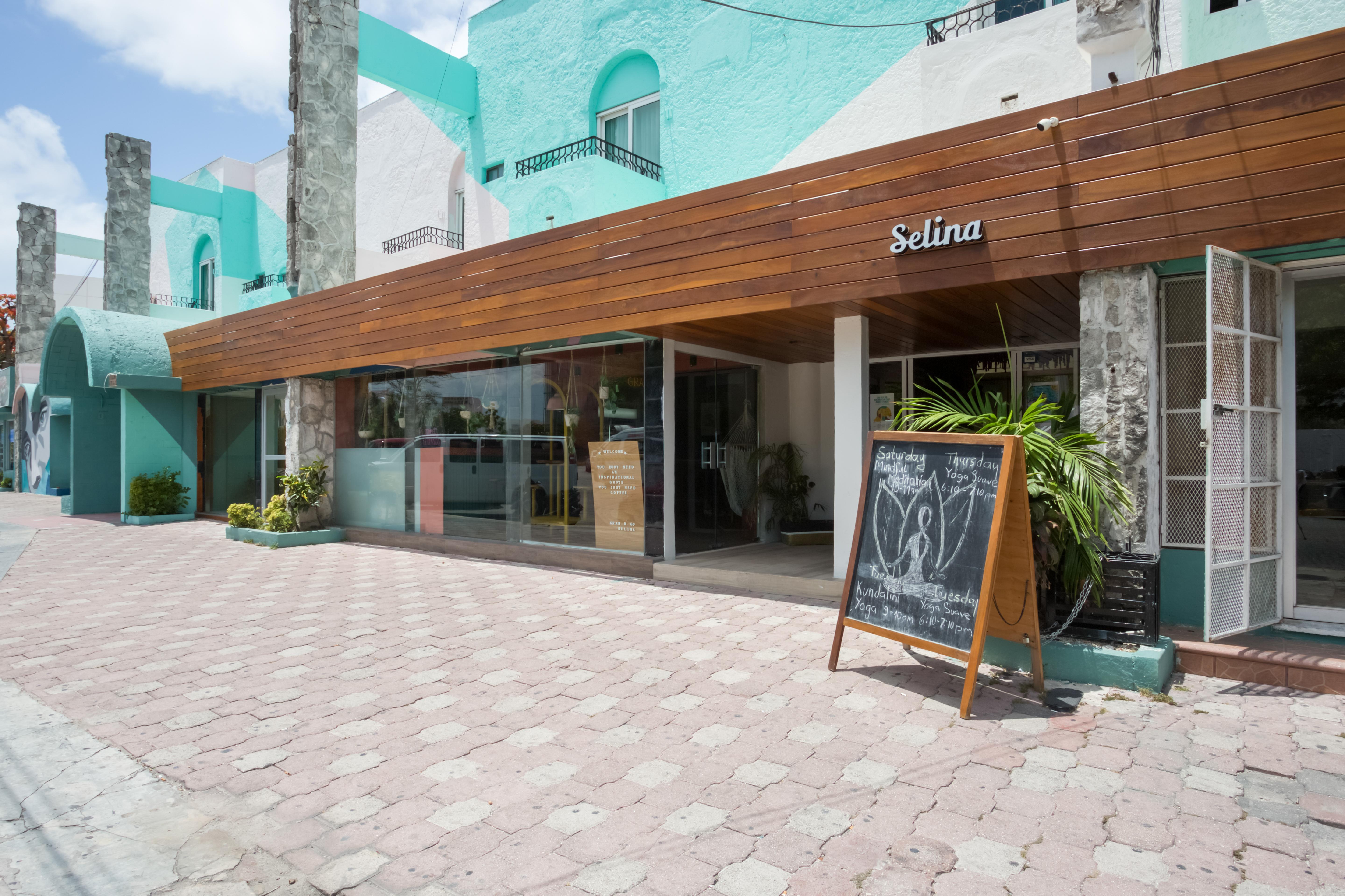 Nilu Downtown By Selina Hotel 3*